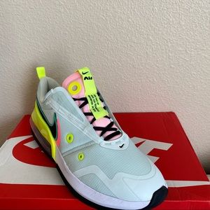 W Nike Air Max Up- brand new never worn
